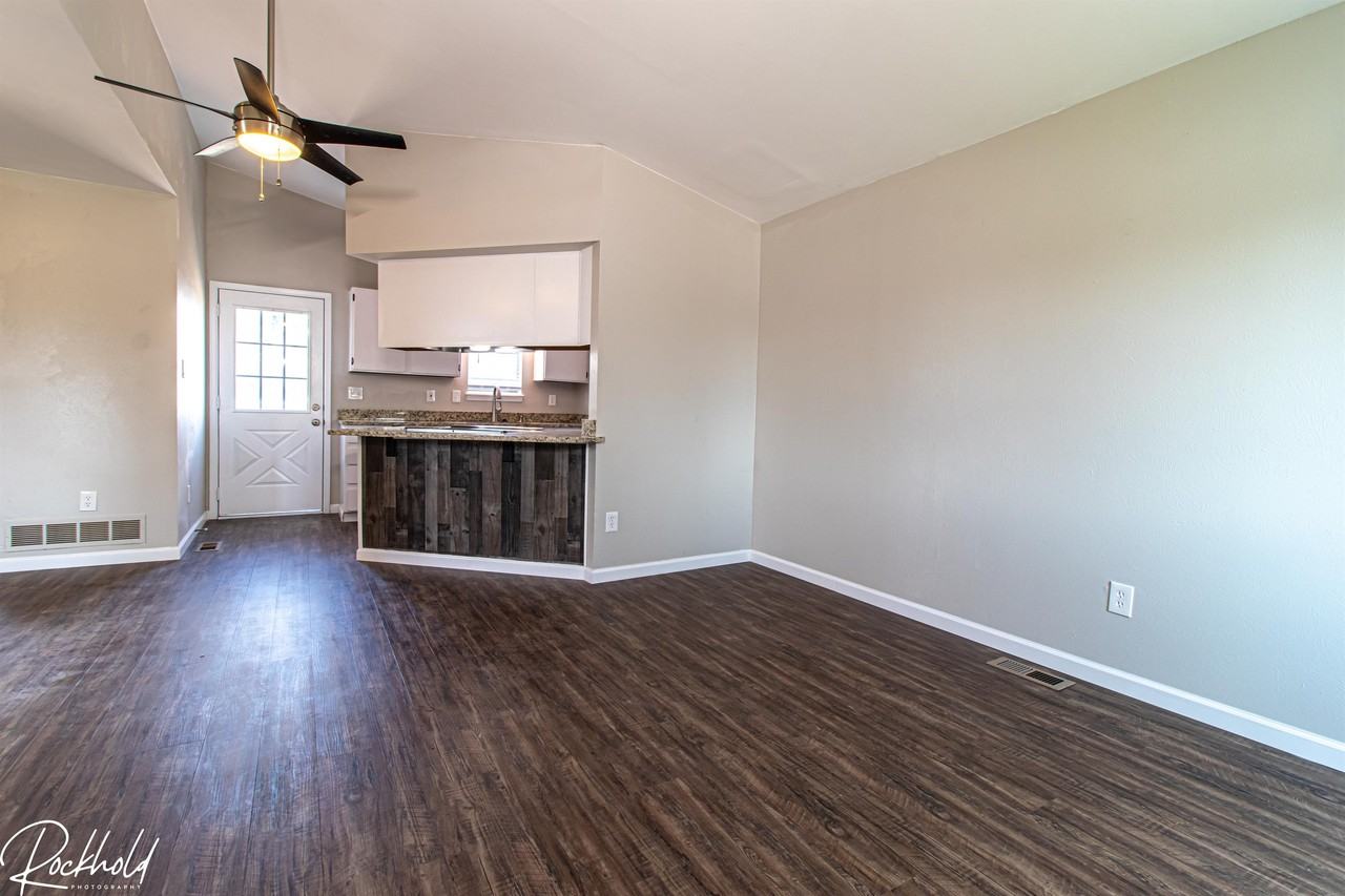 16901 E Stanford Ave - Photo 3 of 17