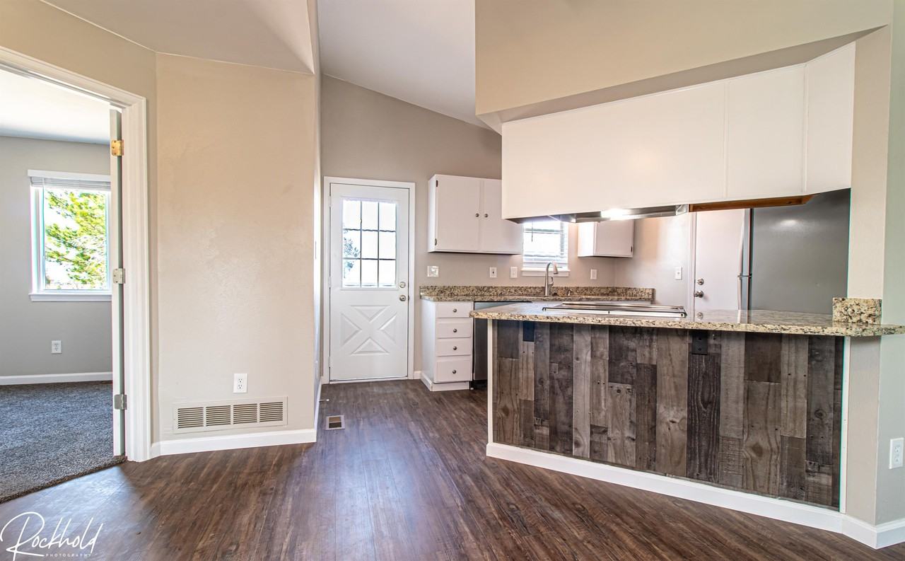 16901 E Stanford Ave - Photo 4 of 17