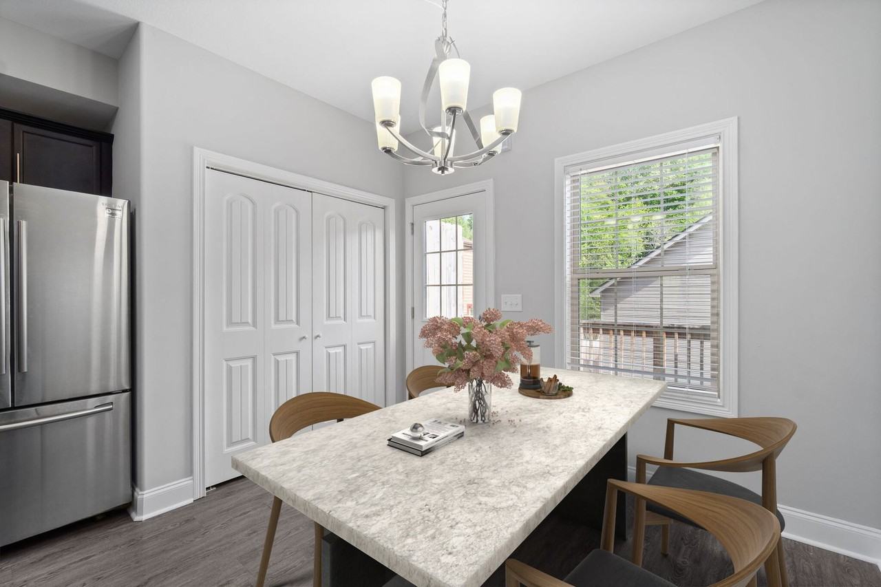 Biltmore Luxury Townhomes - Photo 5 of 37