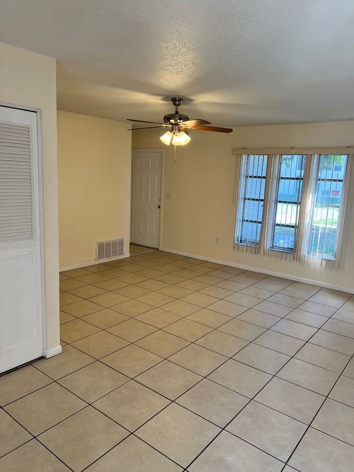 21306 Stillwater Ave - Photo 4 of 21