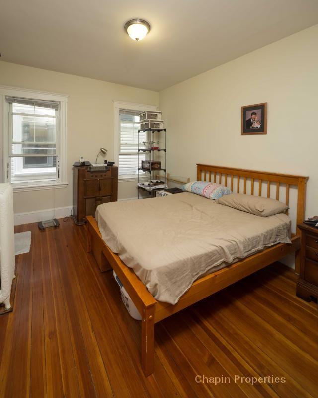 102 Franklin St #2 - Photo 2 of 8