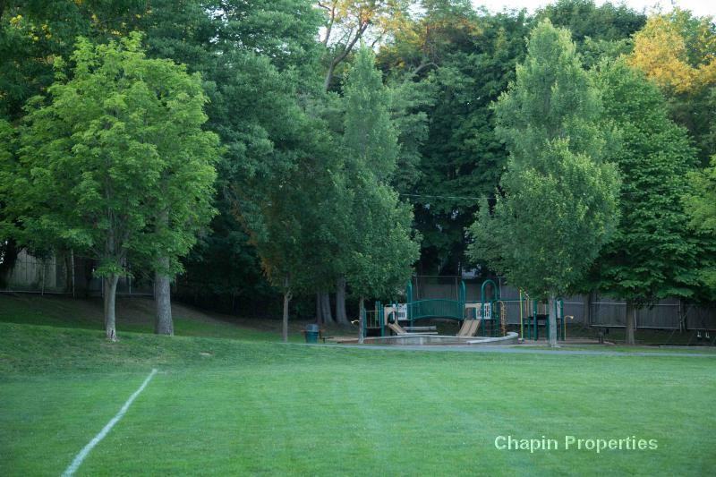 102 Franklin St #2 - Photo 7 of 8