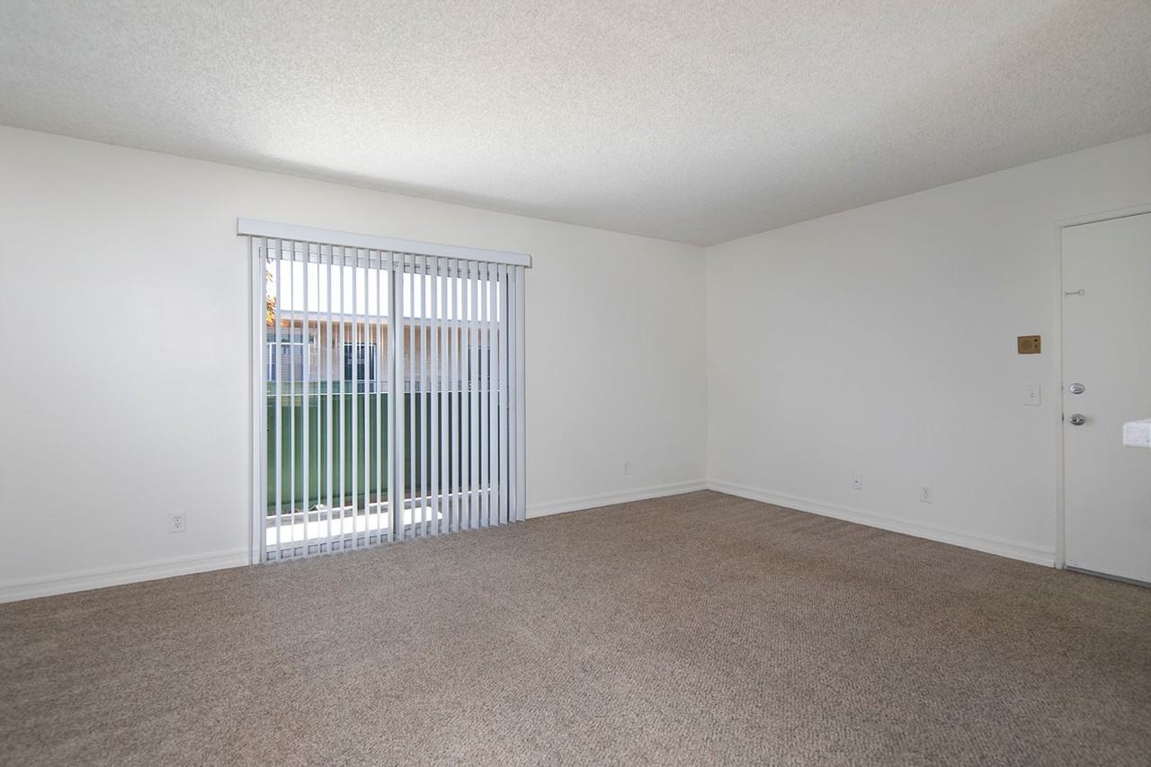 San Remo Court - Photo 7 of 22