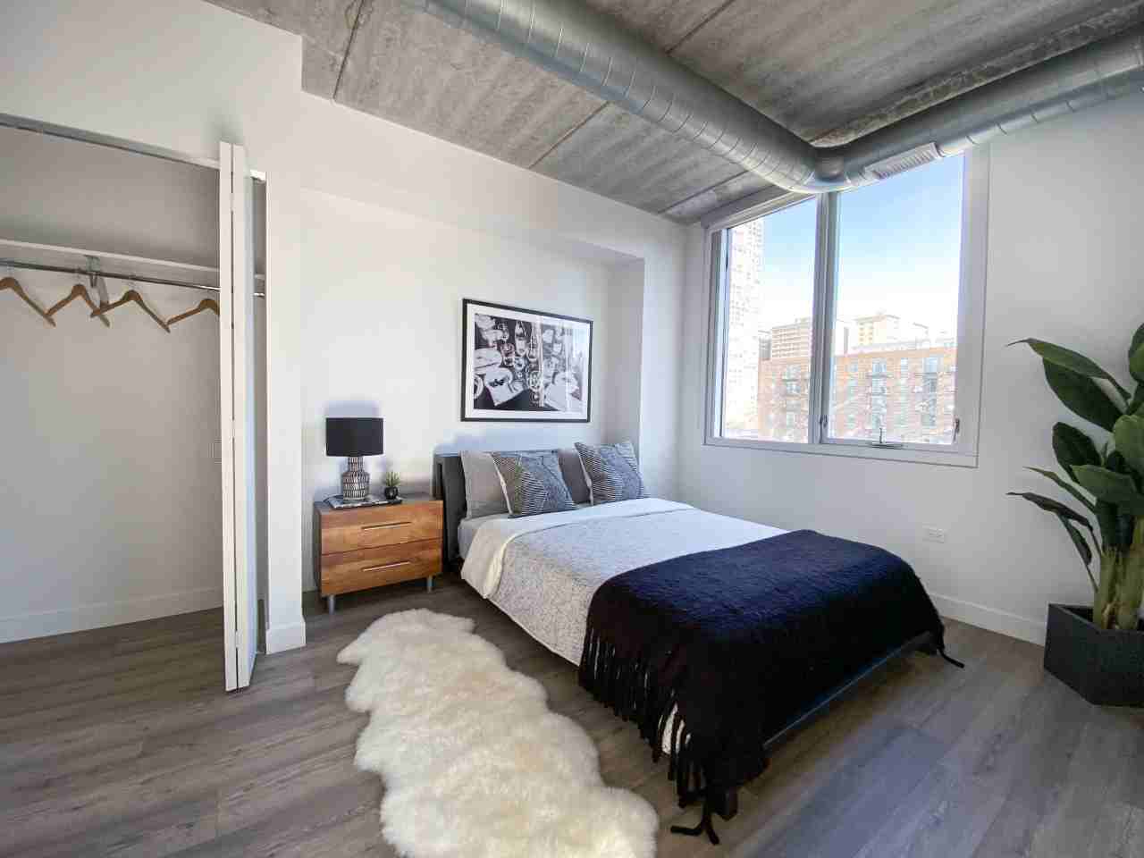 734 W Sheridan Rd #1-1 - Photo 5 of 17