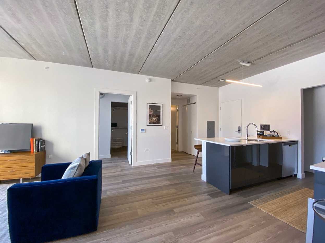 734 W Sheridan Rd #3-2 - Photo 3 of 20