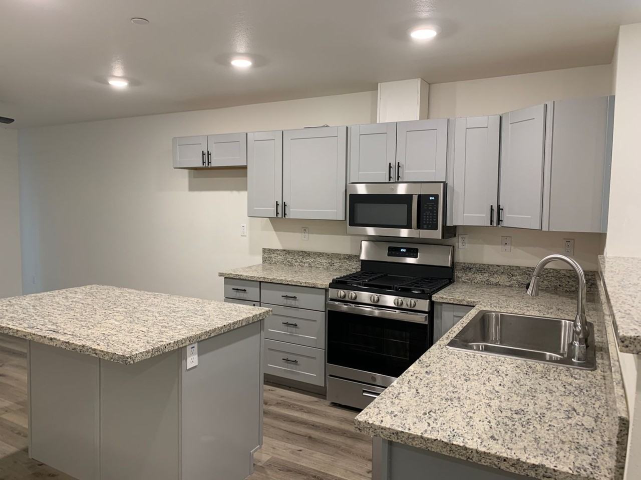 6033 Pentz Road - Photo 7 of 25