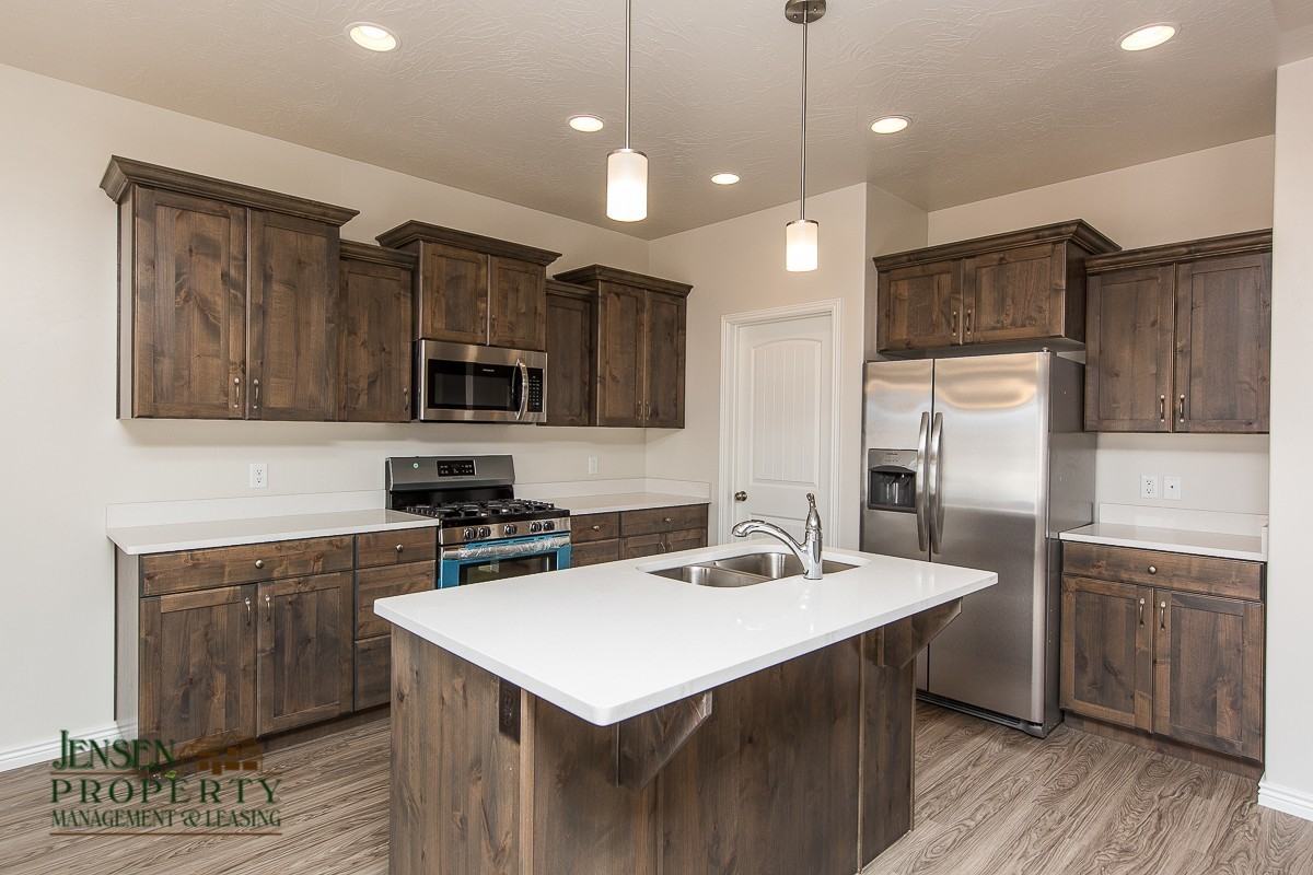 3369 E Tanoak Dr - Photo 4 of 50