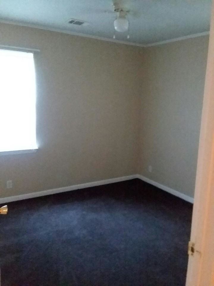 1160 33rd St Se - Photo 2 of 5