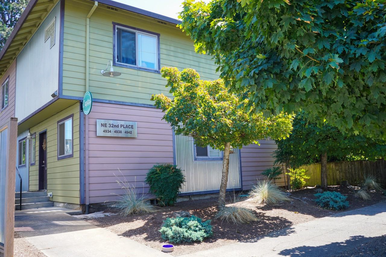 4938 Ne 32nd Pl - Photo 3 of 26