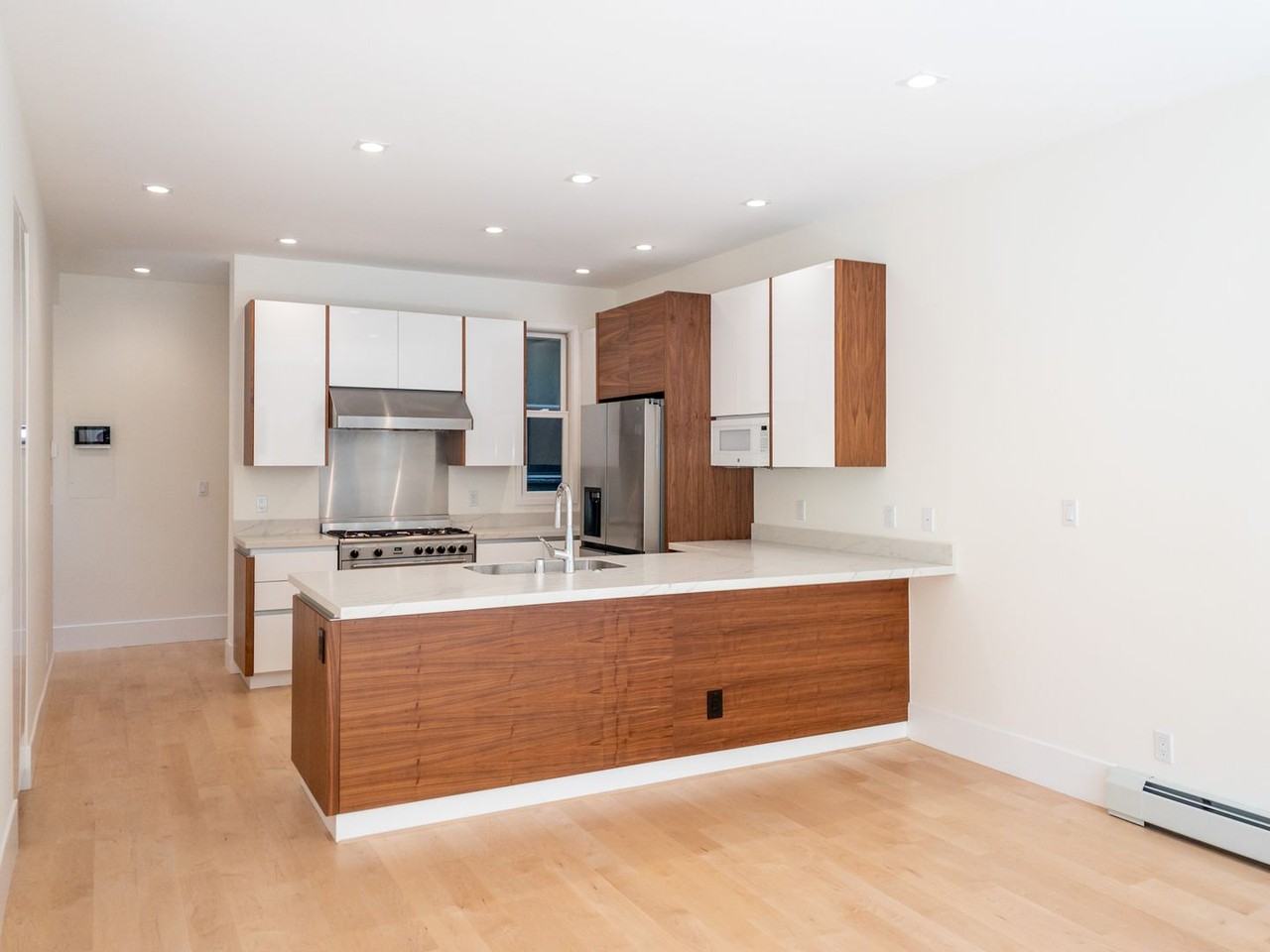 1261 Jackson St - Photo 2 of 23