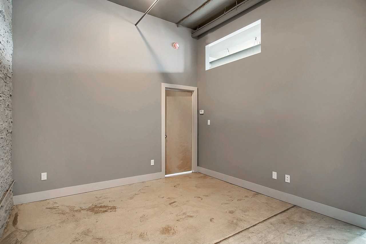 1615 Hampton Avenue - Photo 4 of 27