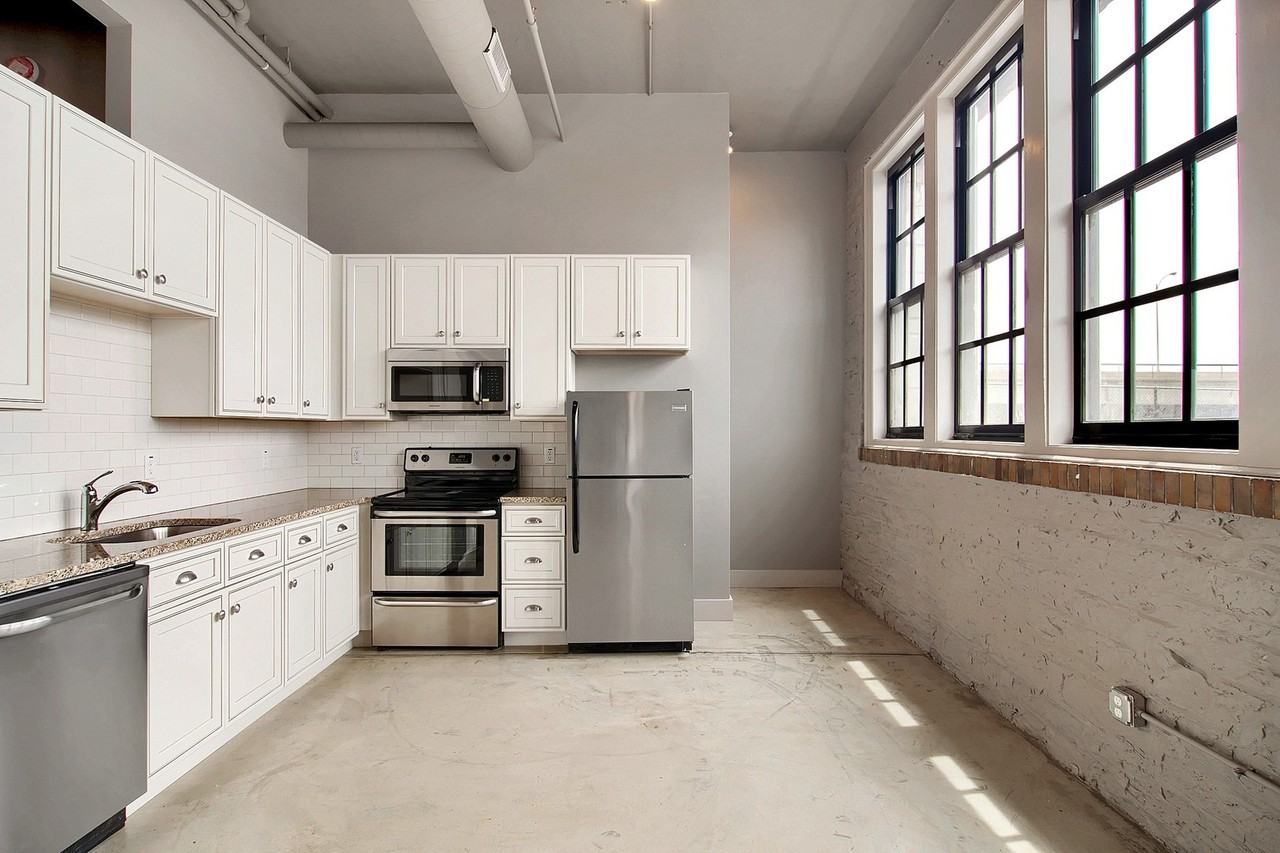 1615 Hampton Avenue - Photo 7 of 27