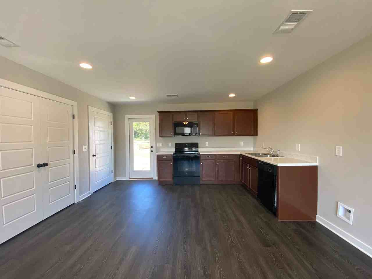 35 Moonlight Ln - Photo 2 of 21