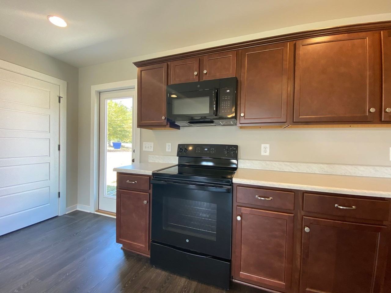 35 Moonlight Ln - Photo 4 of 21