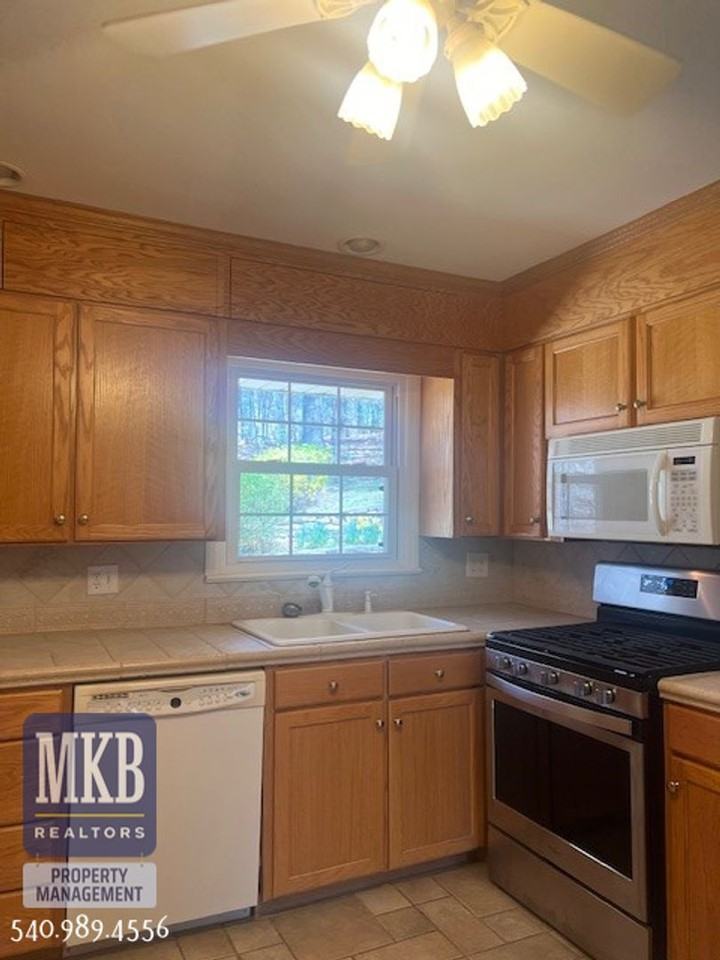 5527 Grandin Road Ext - Photo 3 of 35