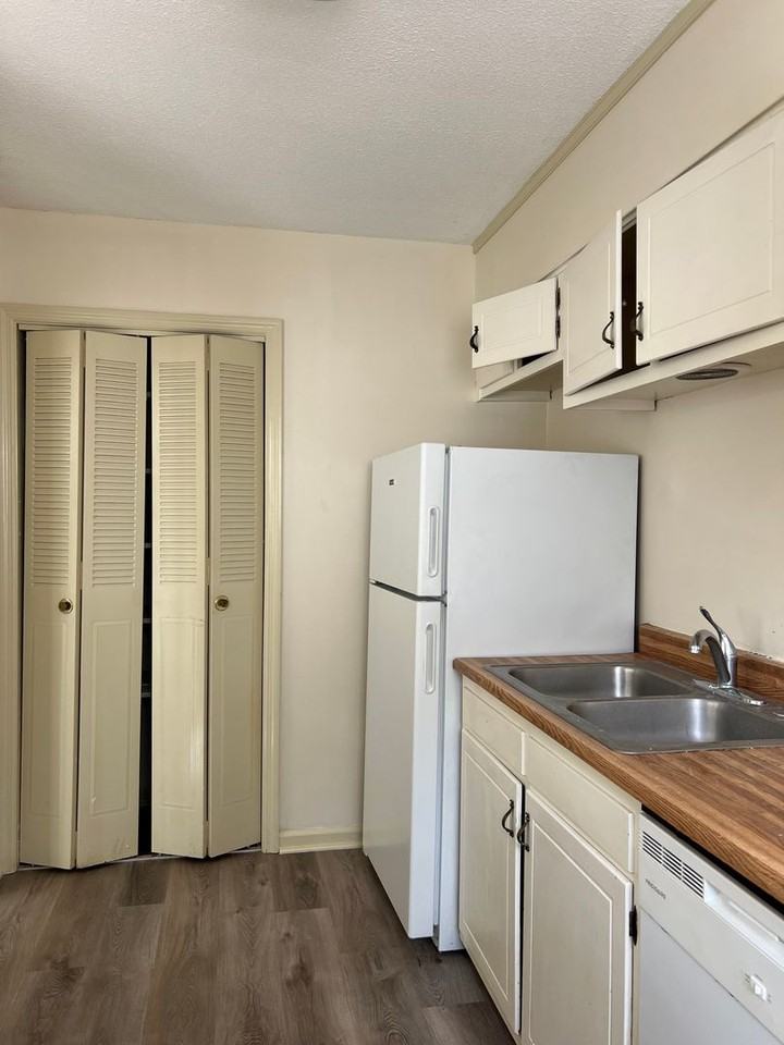 315 S Pope St #1 - Photo 6 of 11