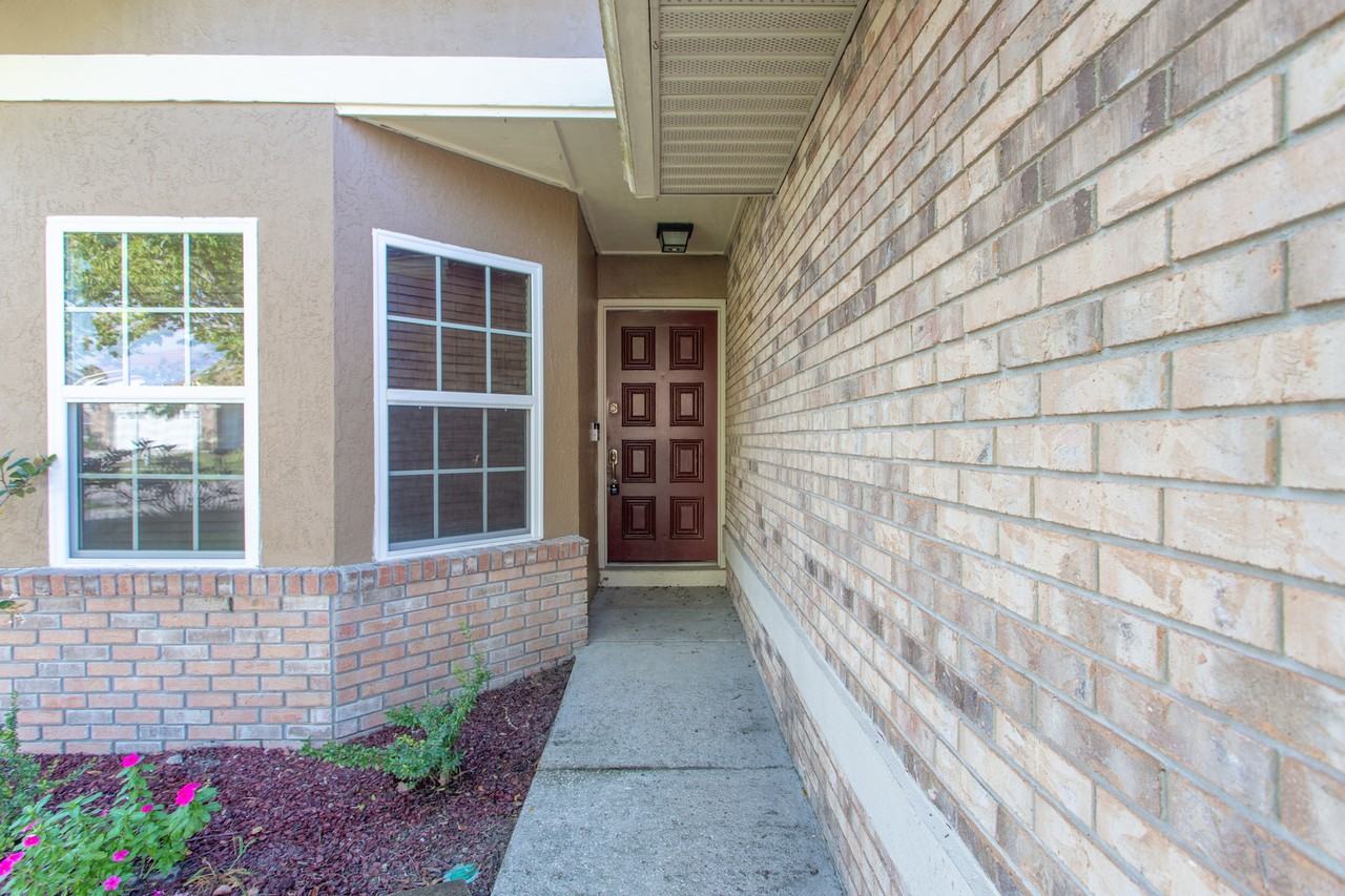 4315 Sandhurst Dr - Photo 2 of 23