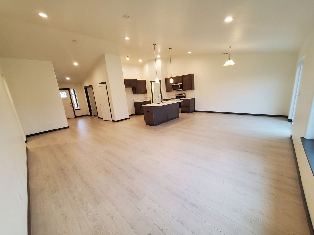 6609 Sockeye Ln - Photo 3 of 26