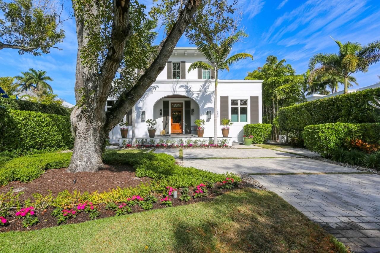 215 3rd Ave N - Photo 2 of 50