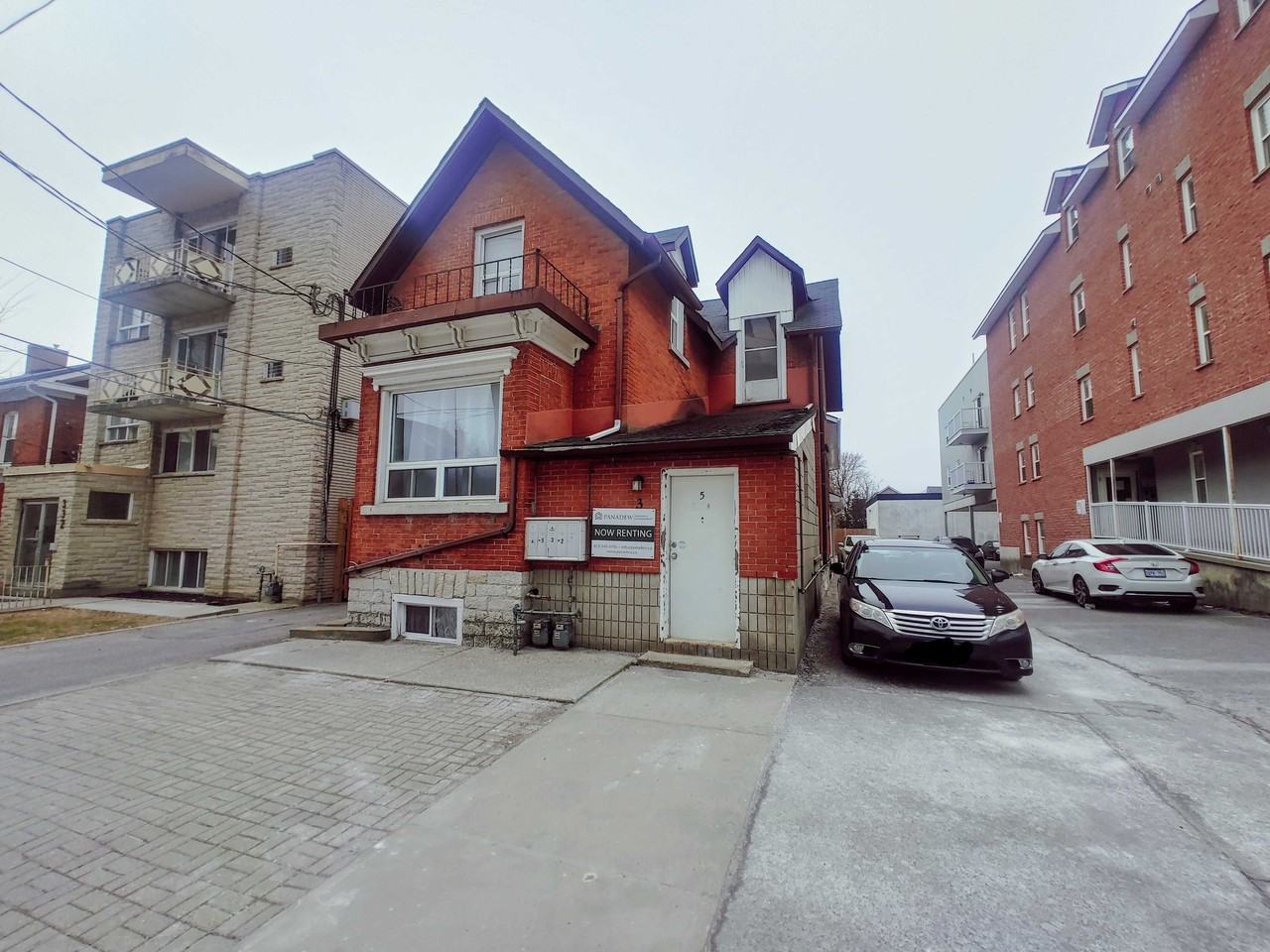 334 University Apartments in Queens, Kingston, ON K7L 3R5 Zumper