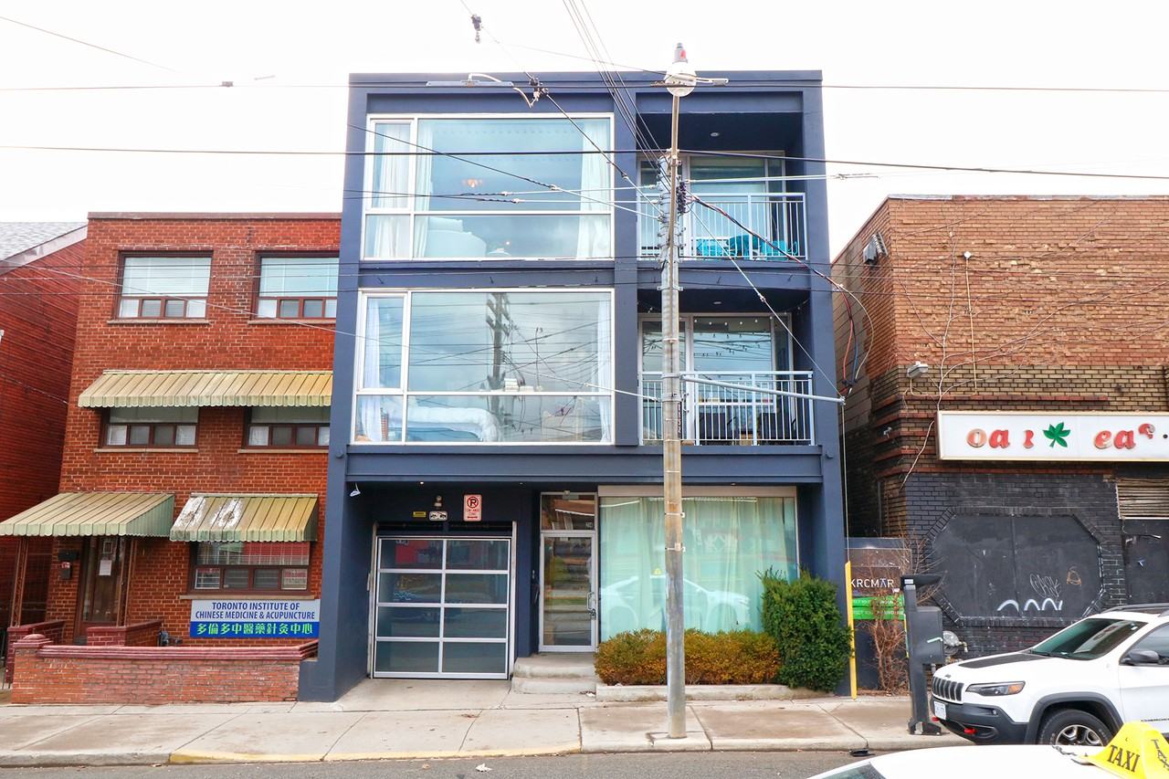 214 Bathurst Street #2b