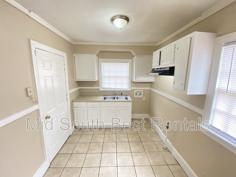 3240 Choctaw Ave - Photo 3 of 7