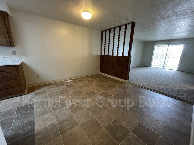 157 N Liberty St - Photo 4 of 18