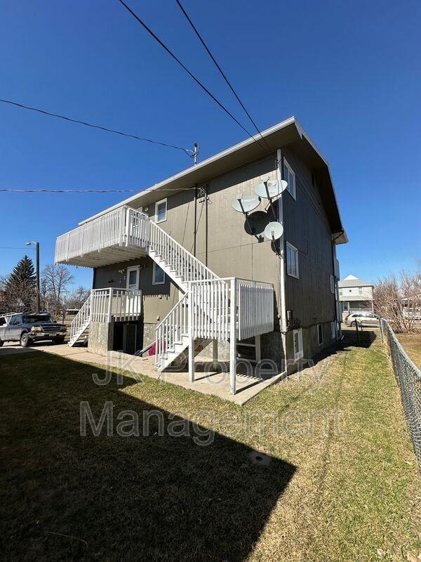 1300 6th Ave S #01 - Photo 2 of 9