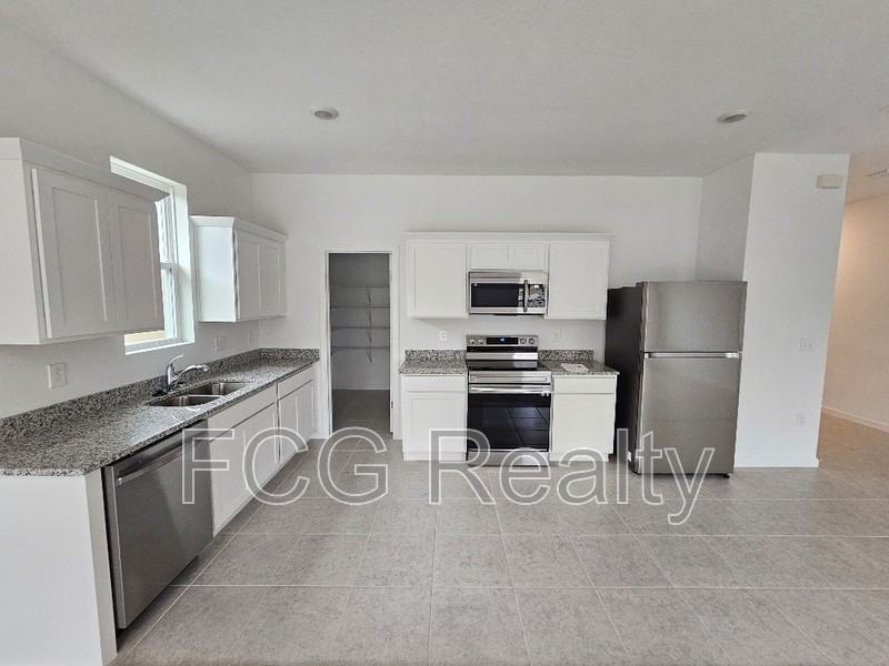 467 Hennepin Loop - Photo 3 of 20