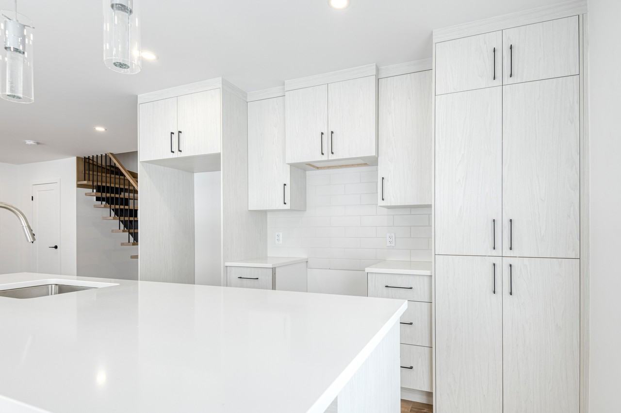 5100 Rue Descartes - Photo 7 of 27