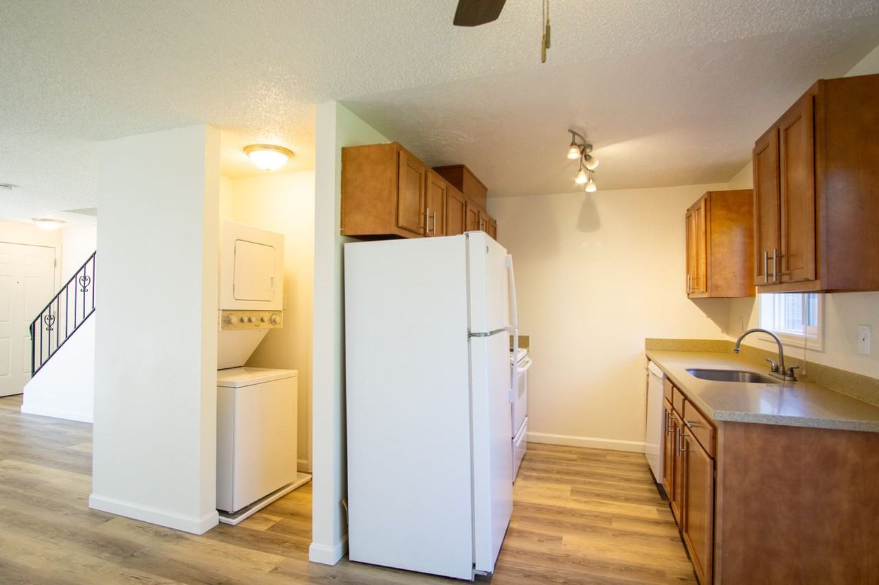 3595 Cedaroak Dr #23 - Photo 5 of 19