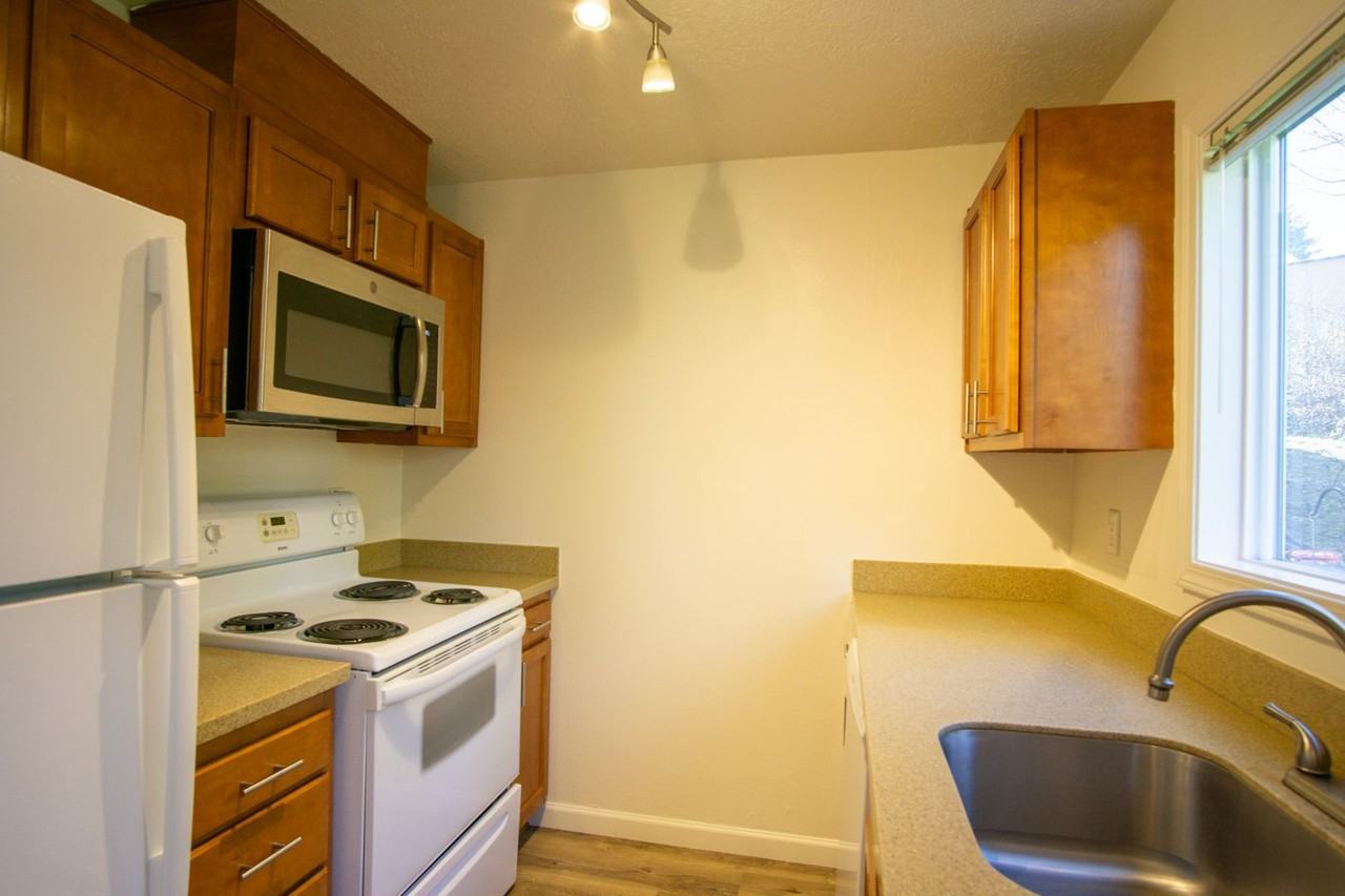 3595 Cedaroak Dr #23 - Photo 6 of 19