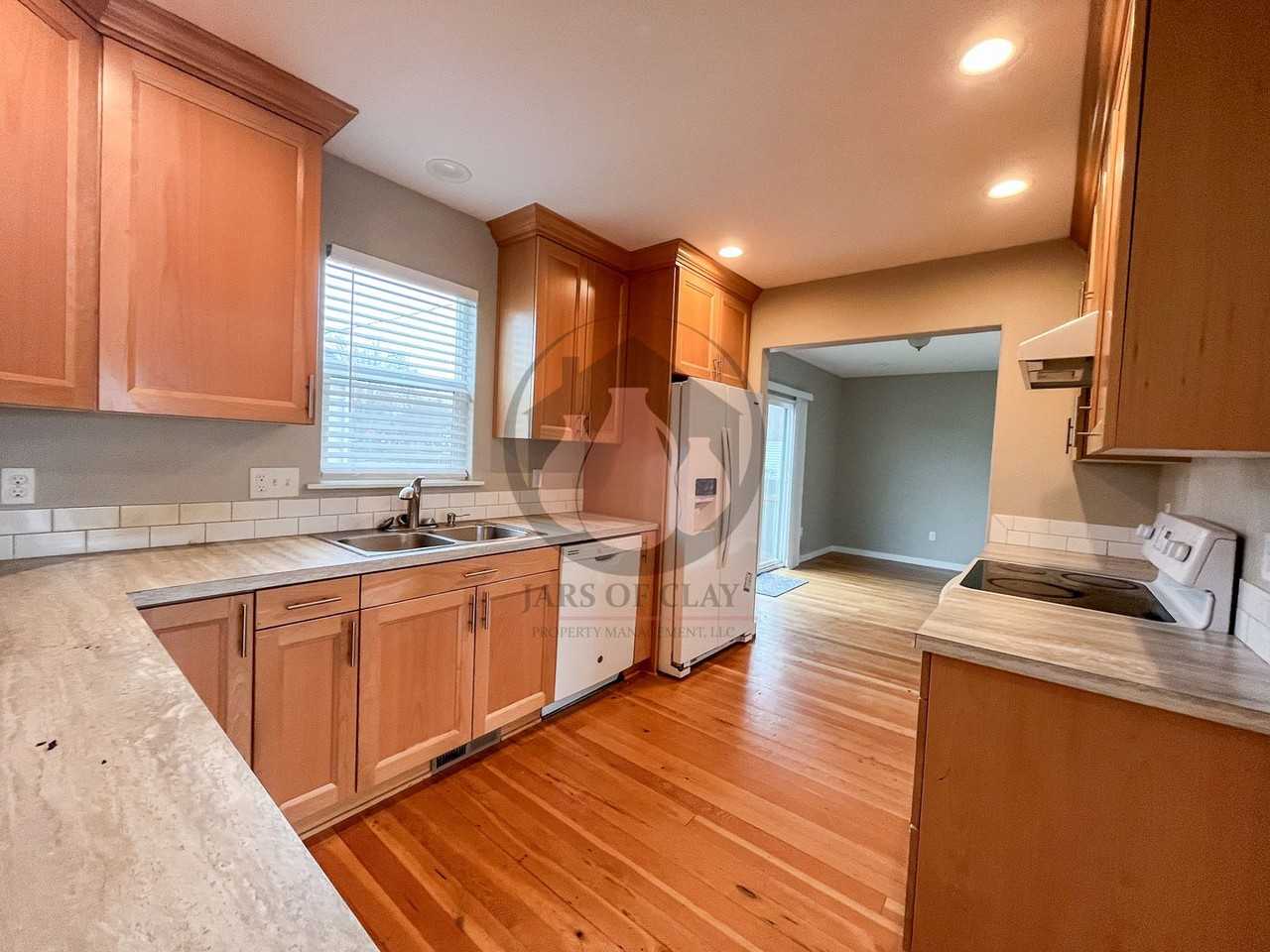 1515 N 2nd Ave - Photo 6 of 9