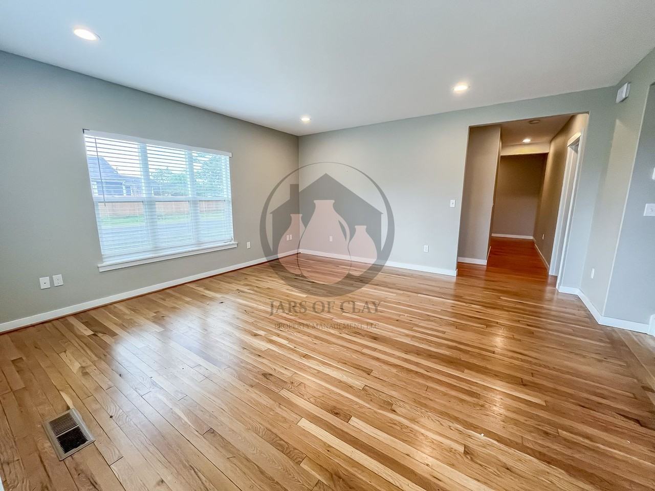 1515 N 2nd Ave - Photo 4 of 9