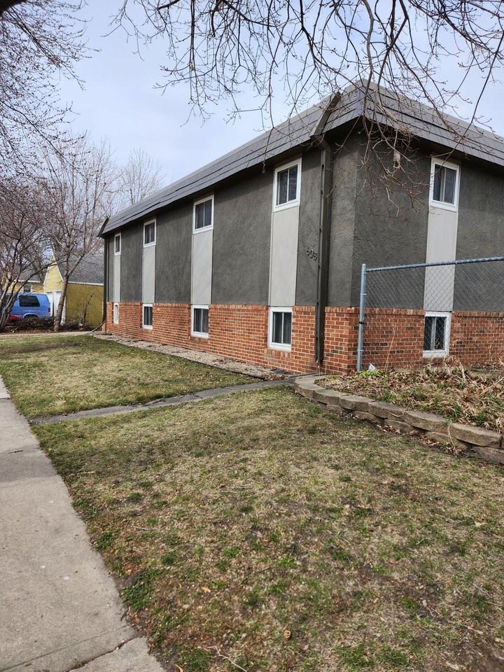 604 W Rice St - Photo 3 of 11