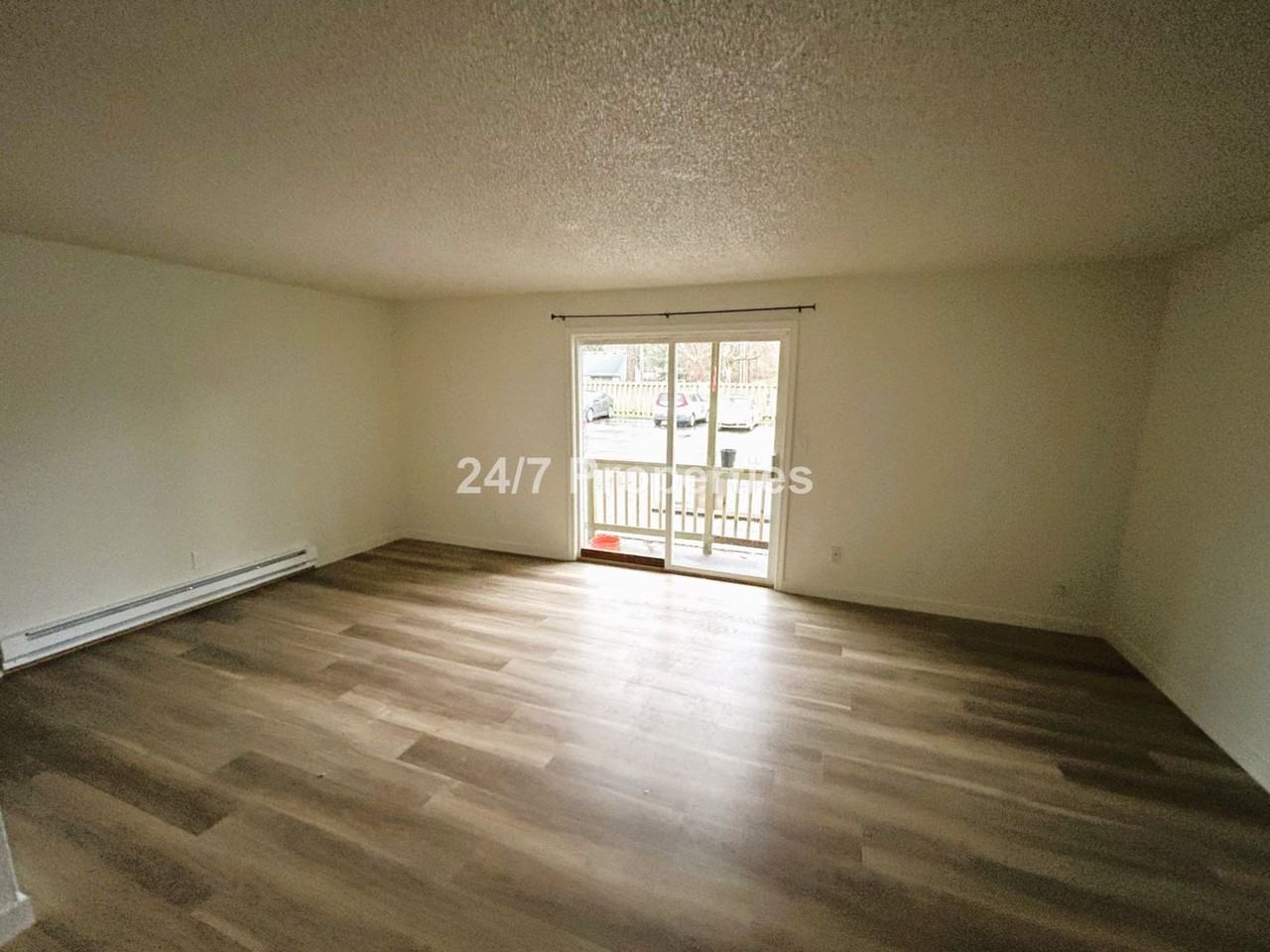 18128 Ne Pacific Ct - Photo 2 of 7