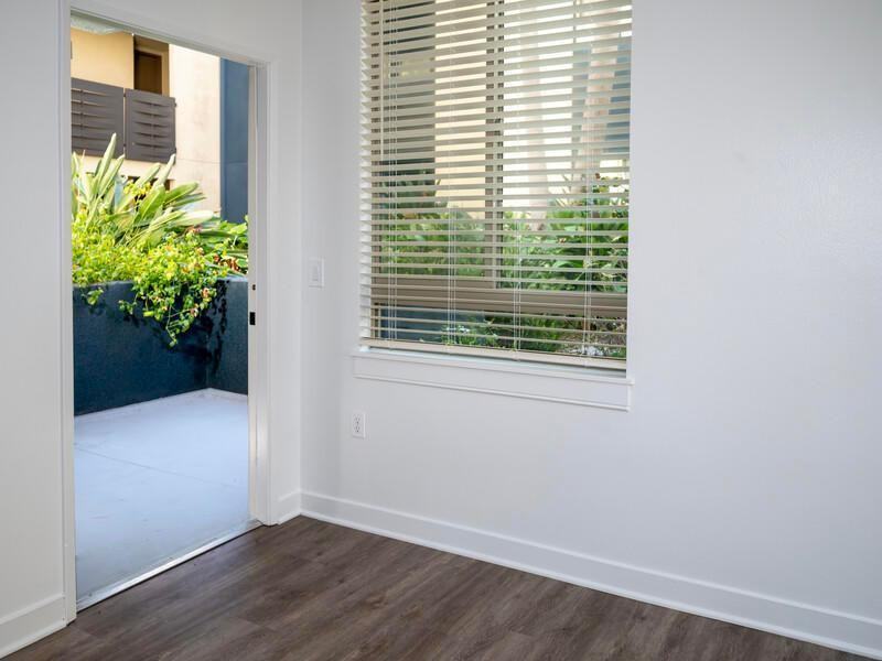 4121 Radford Ave - Photo 4 of 5