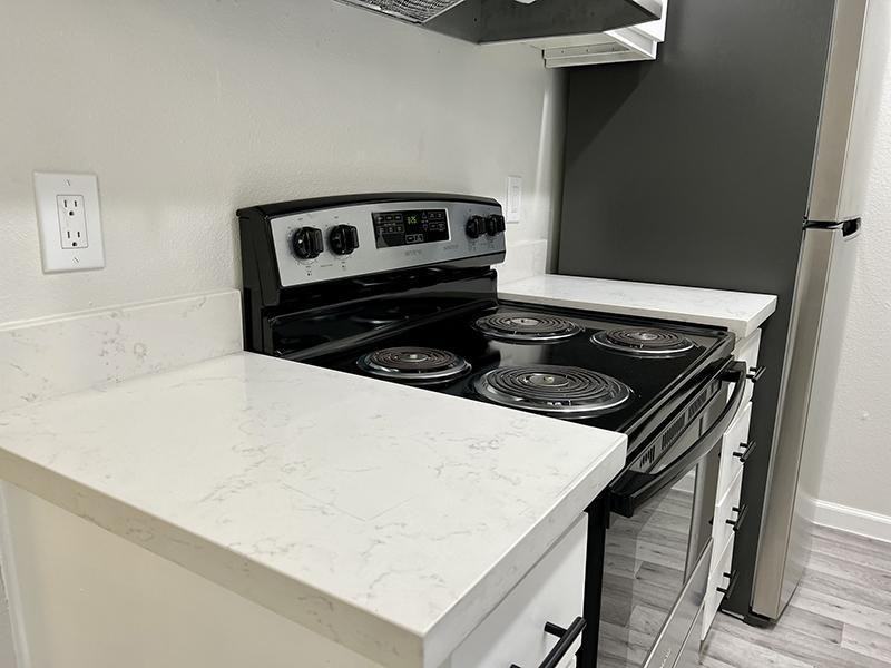 13610 N 51st Ave - Photo 7 of 41