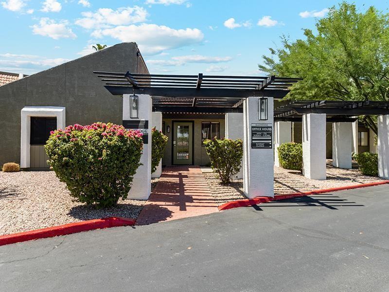 13610 N 51st Ave - Photo 3 of 41