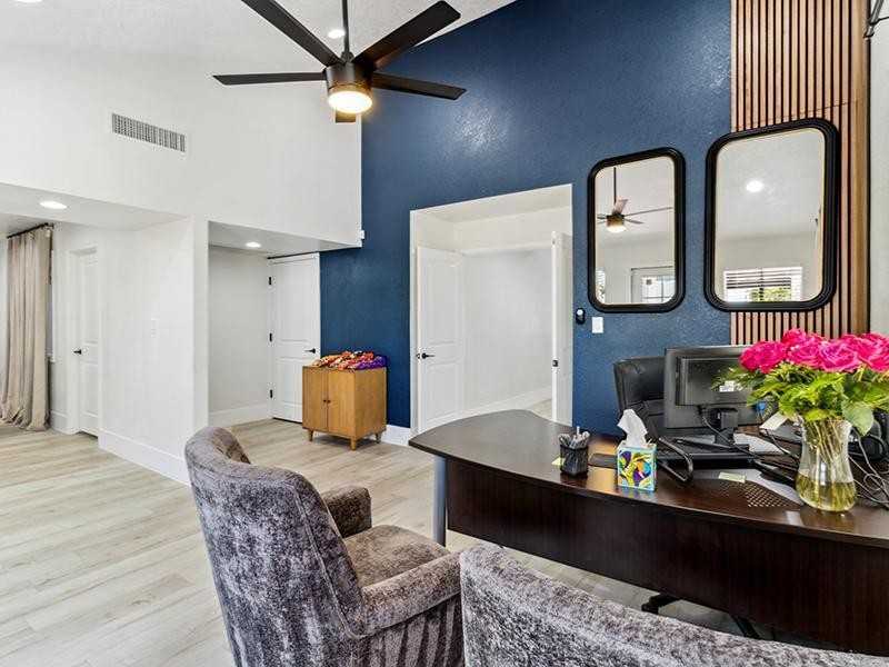 13610 N 51st Ave - Photo 5 of 41