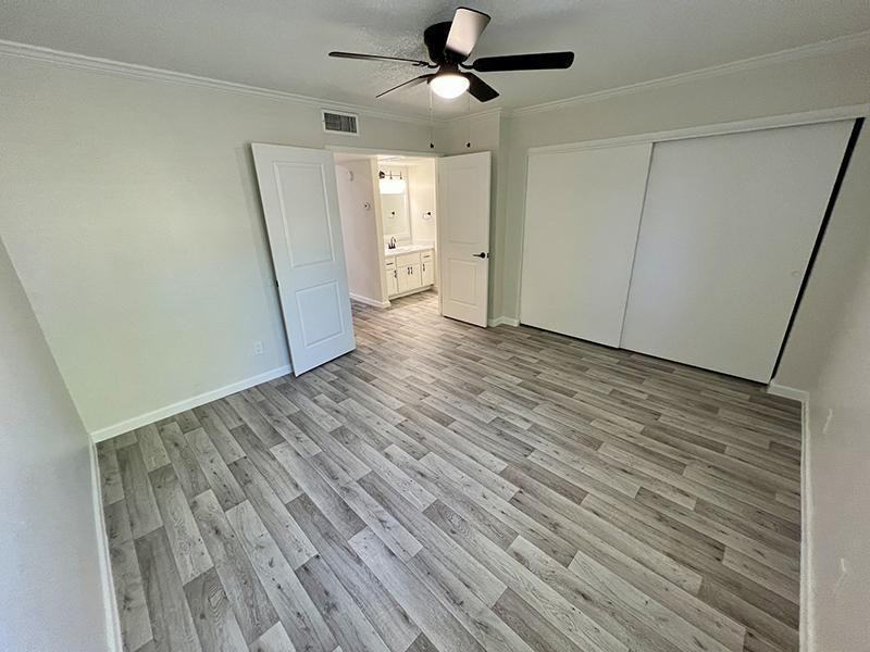 13610 N 51st Ave - Photo 2 of 41