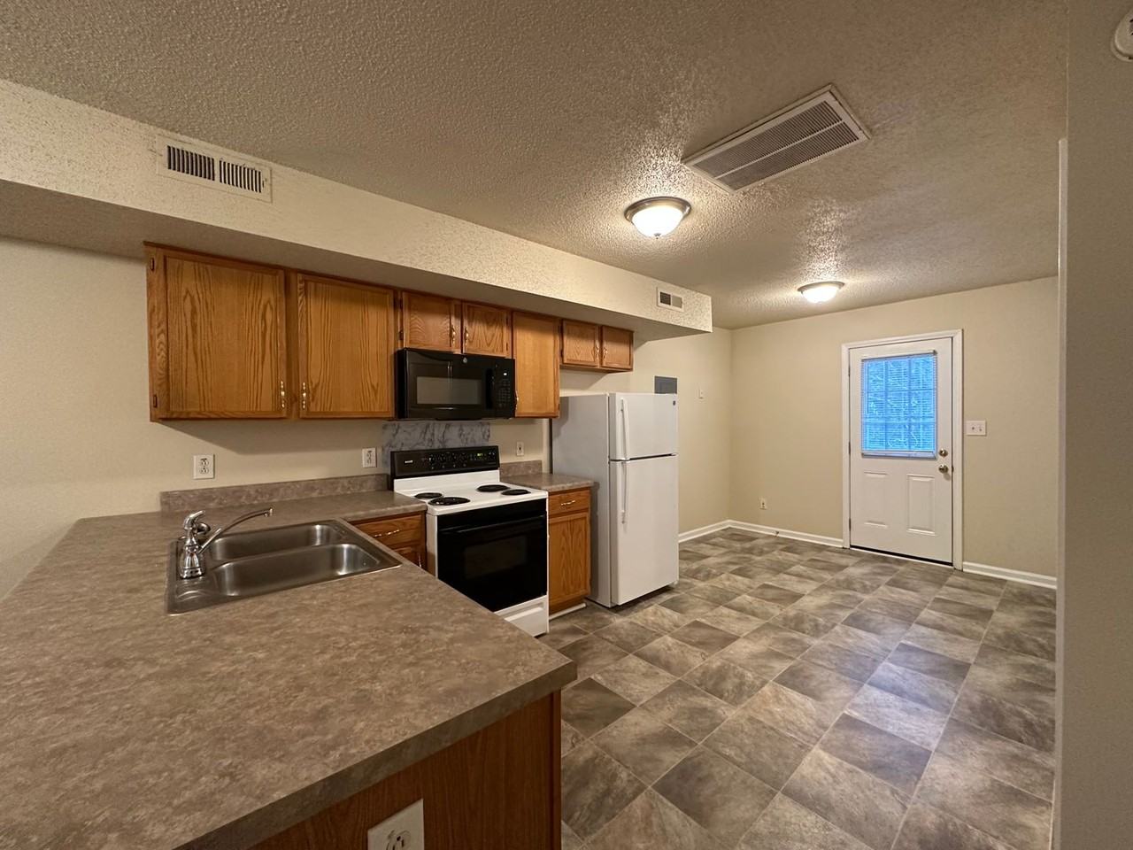 Jockey Drive-3822 - Photo 6 of 41