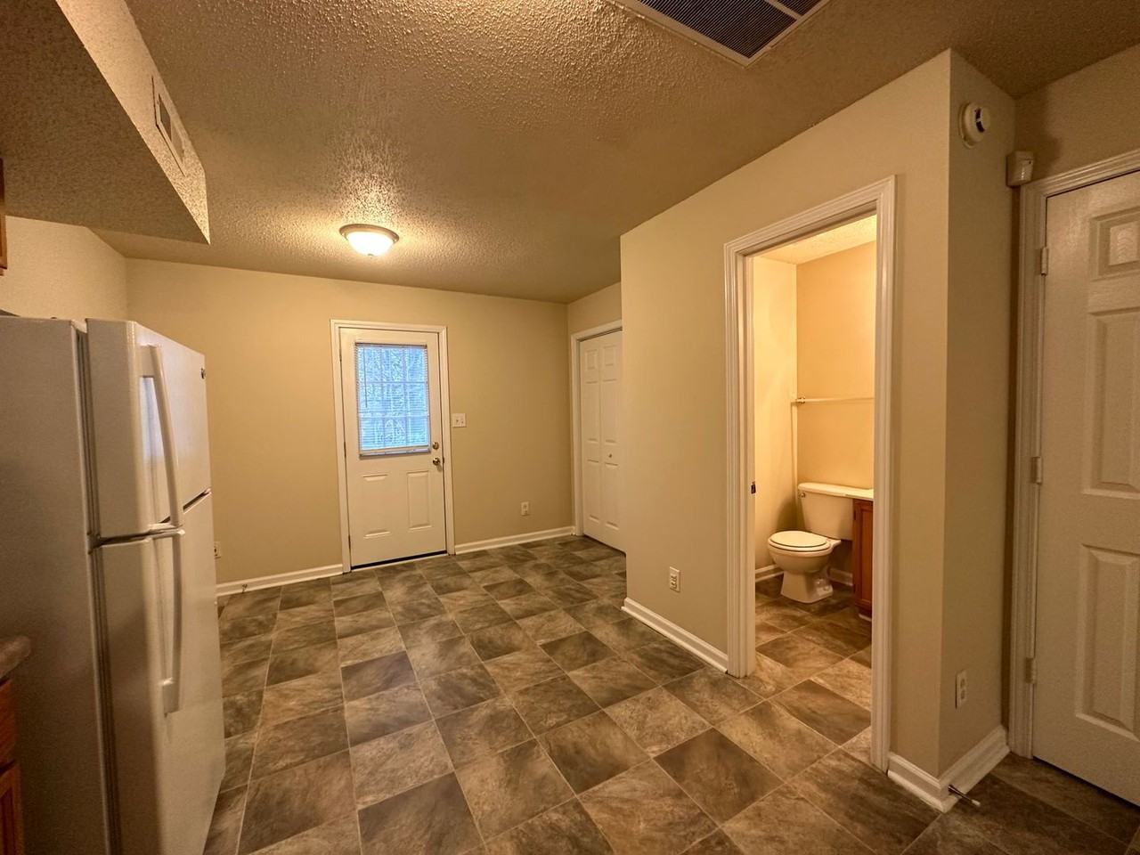 Jockey Drive-3822 - Photo 7 of 41