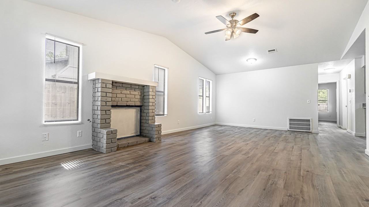 Amaraggi - Turtle Creek Dr - Photo 2 of 12