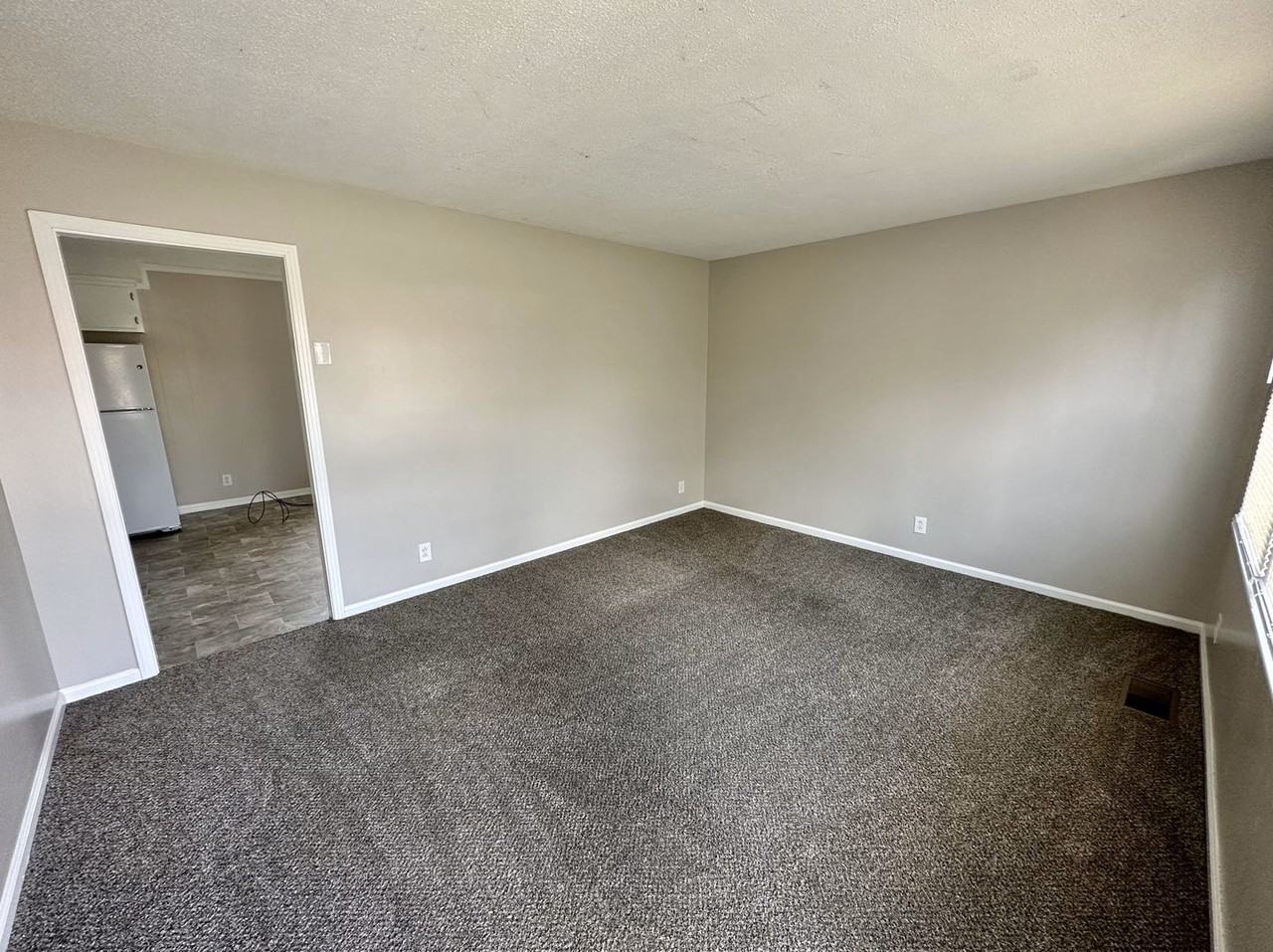 1422 Lakeview Road - Photo 3 of 24