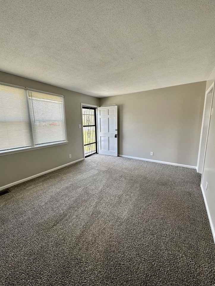 1422 Lakeview Road - Photo 6 of 24