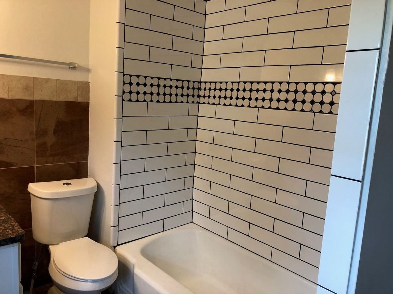 2811 Charles Street - Photo 5 of 13