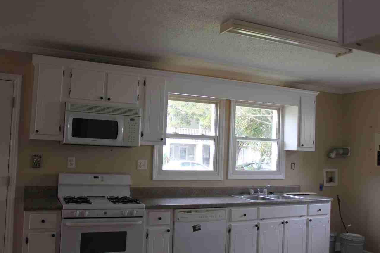 220 Jones St - Photo 2 of 7
