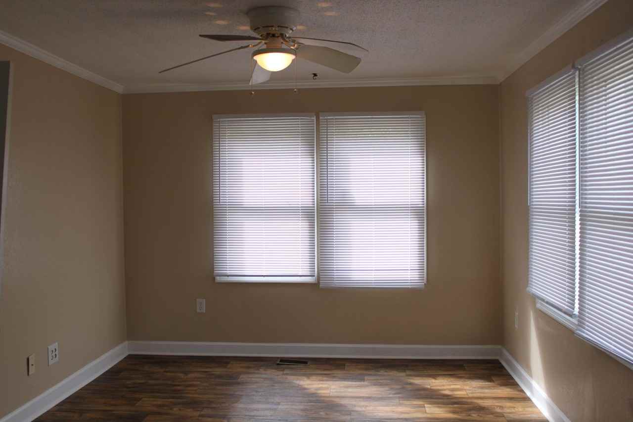 220 Jones St - Photo 3 of 7