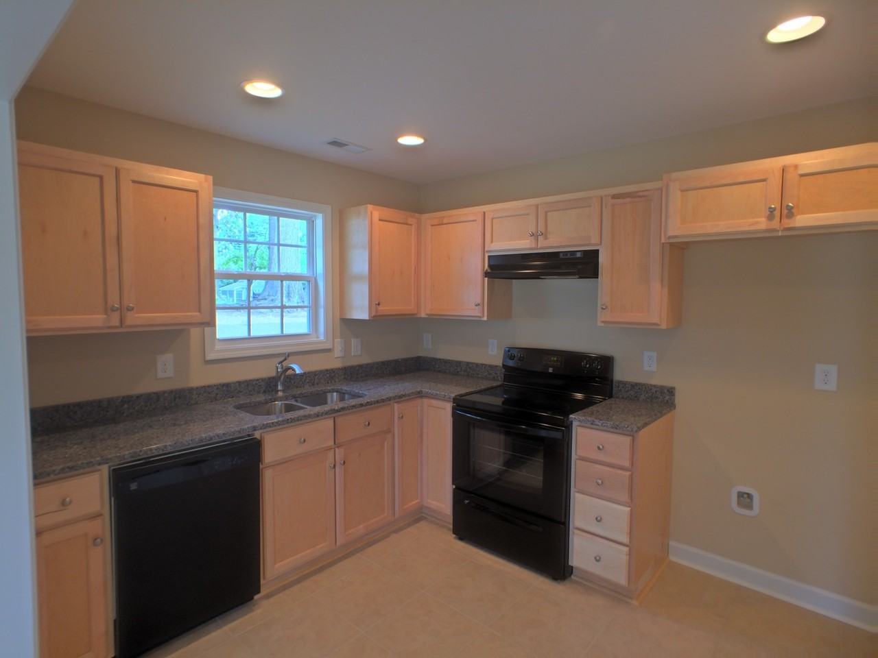 132 Brookwood Ave Ne - Photo 3 of 14